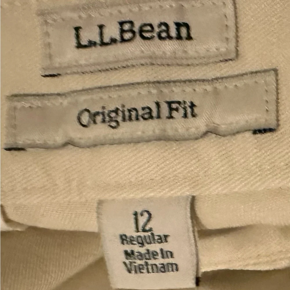 Vintage L.L. Bean shorts size 12 beige color - Picture 2 of 3